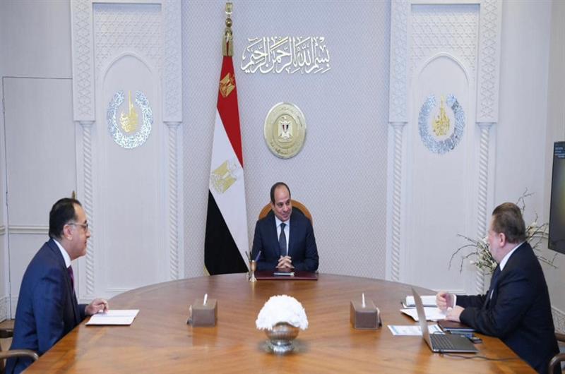 A photo showing President Abdel-Fattah El-Sisi during a meeting with Prime Minister Mostafa Madbouly